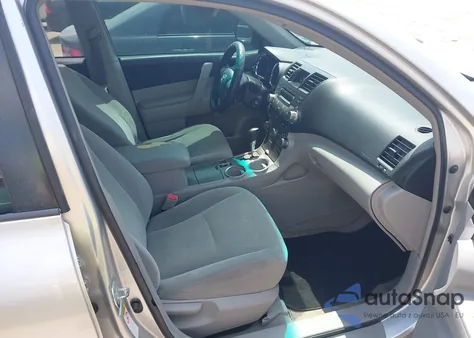 2010 Toyota Highlander Base V6 from USA, damaged, VIN 5TDZK3EH4AS001359